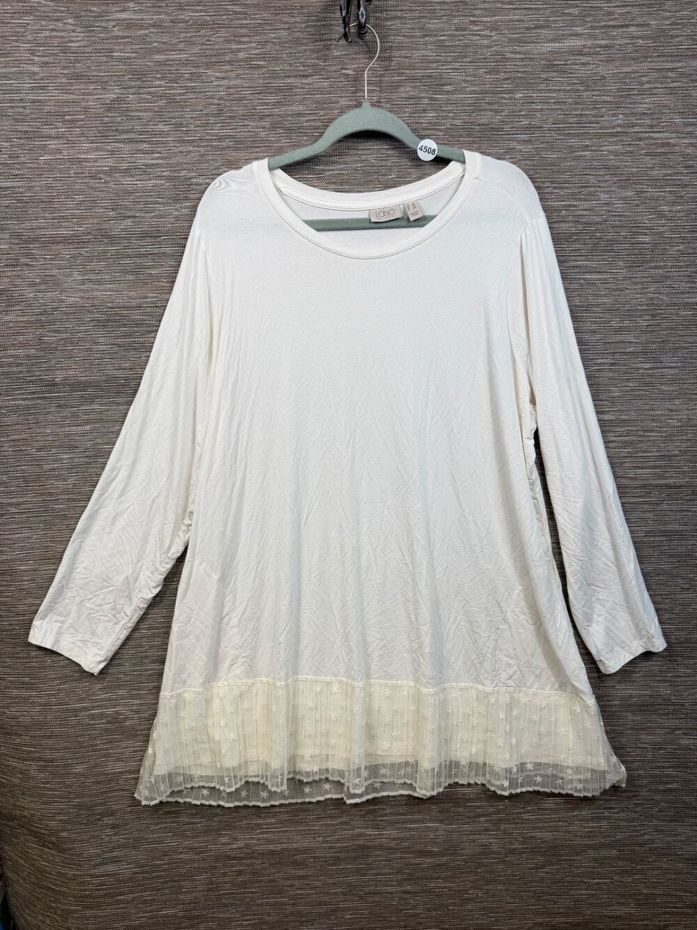 LOGO by Lori Goldstein Rayon 230 Top with Broomstick Mesh Hem Size 2X White NEW